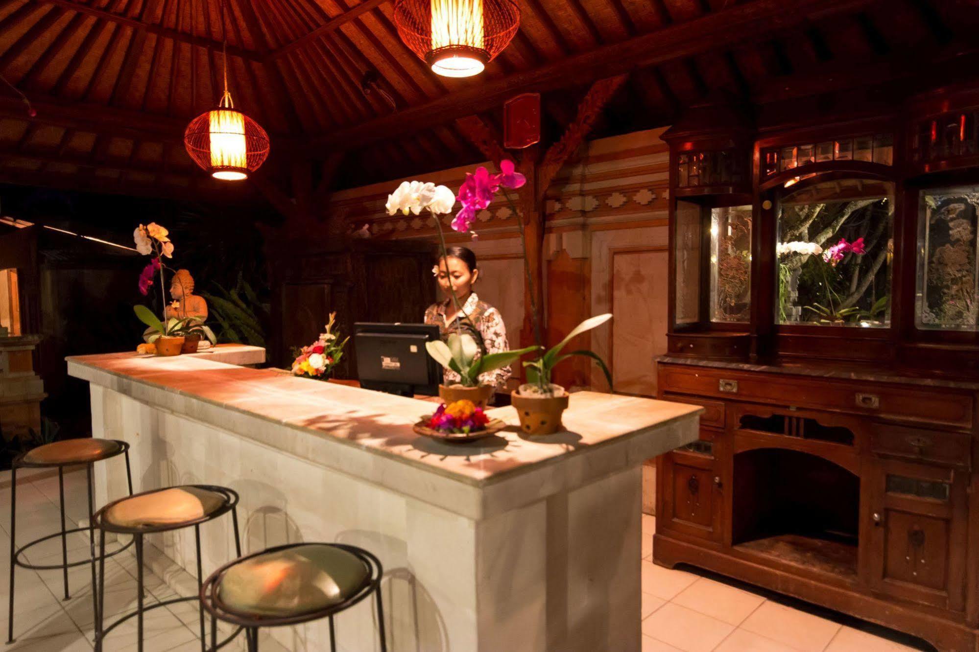 Depradha Ubud Hotel ภายนอก รูปภาพ